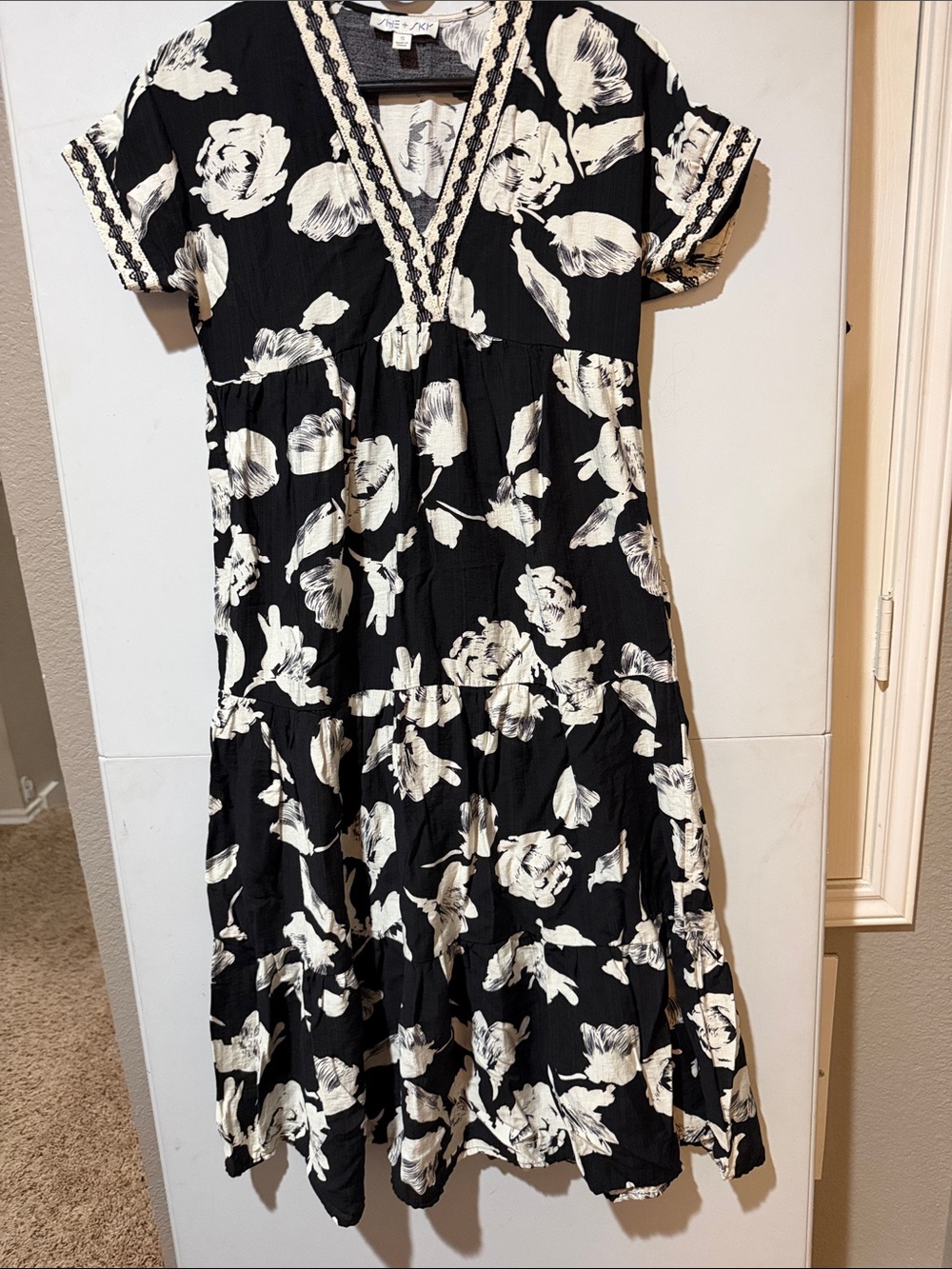 She + Sky Black and Cream Floral V‑Neck Tiered Dress